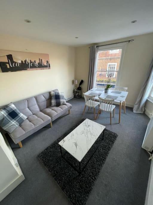 City Heights Apartment Canterbury Luaran gambar